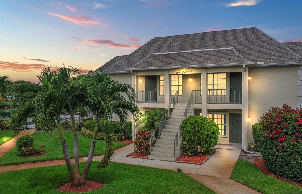 Photo of 954 NW Spruce Ridge Drive #6, Stuart, FL 34994 (MLS # R10990009)