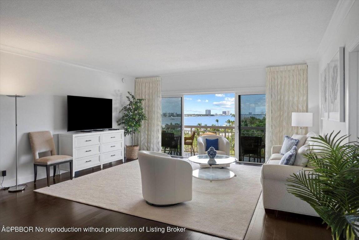 LAKE TOWERS COND DECL FILED 2-9-88 IN OR5569P946 - Residential Lease