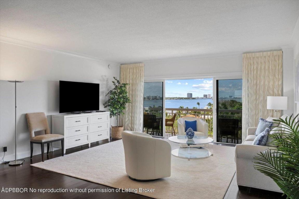 LAKE TOWERS COND DECL FILED 2-9-88 IN OR5569P946 - Residential Lease