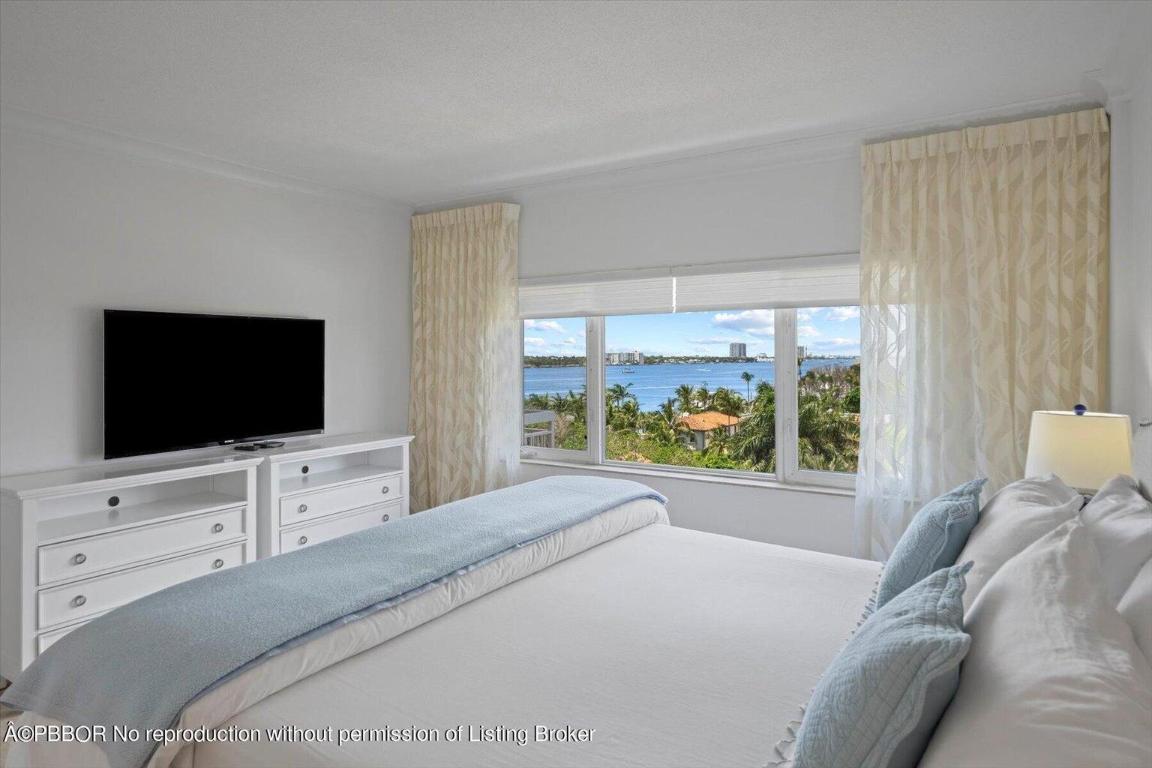 LAKE TOWERS COND DECL FILED 2-9-88 IN OR5569P946 - Residential Lease