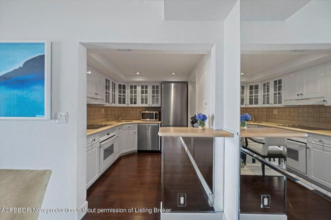 LAKE TOWERS COND DECL FILED 2-9-88 IN OR5569P946 - Residential Lease