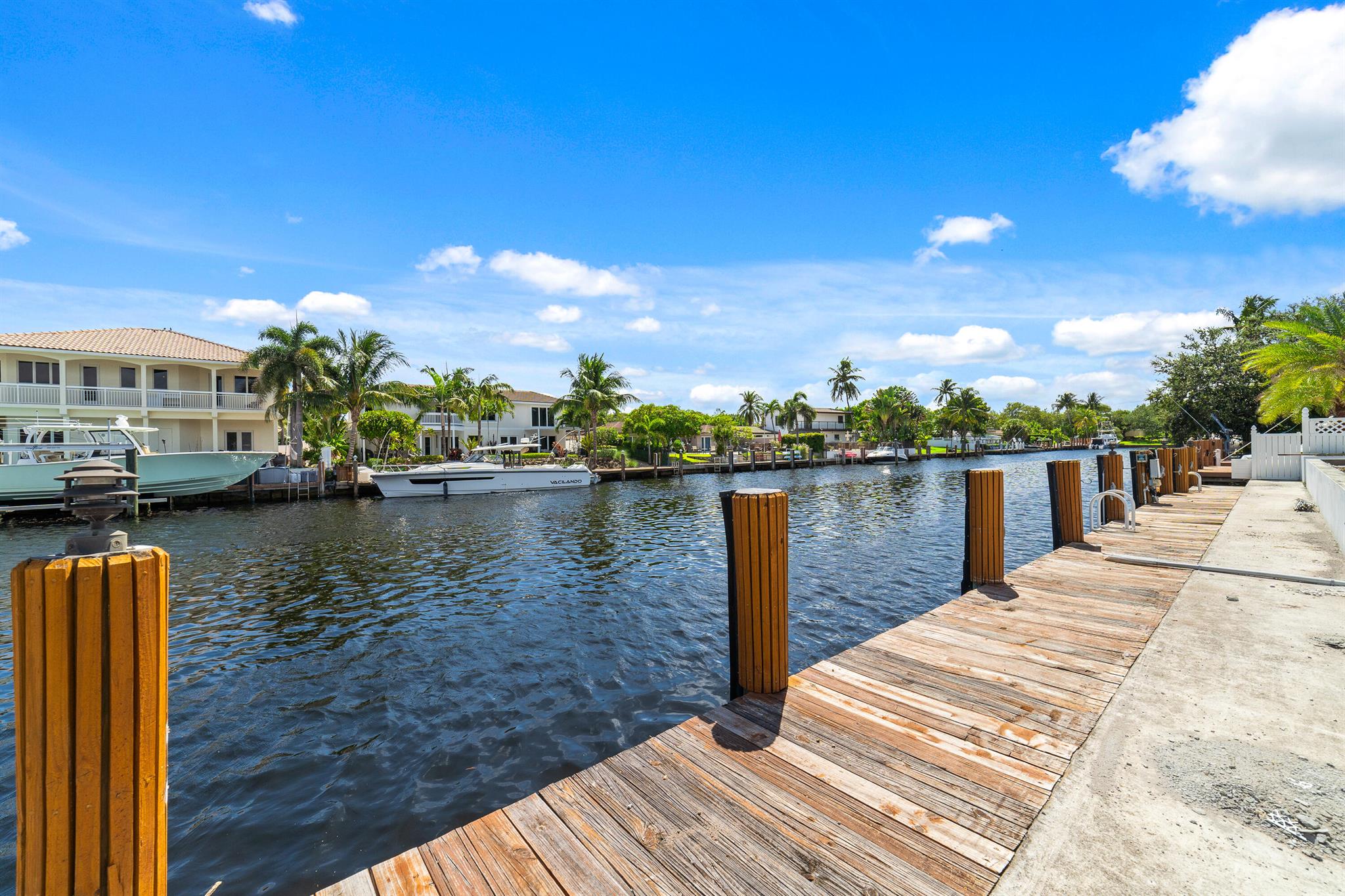 CORAL KEY VILLAS 1ST SEC - Residential