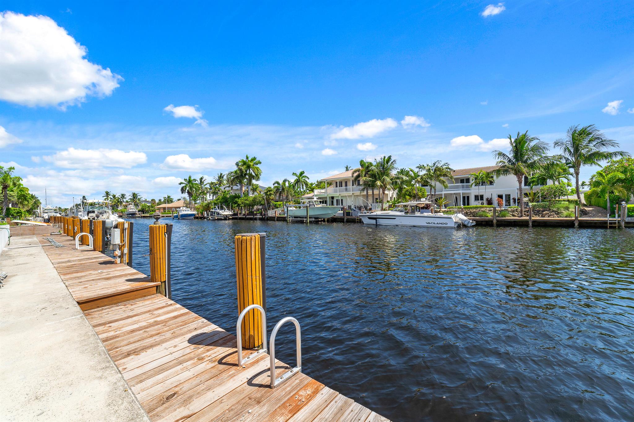 CORAL KEY VILLAS 1ST SEC - Residential