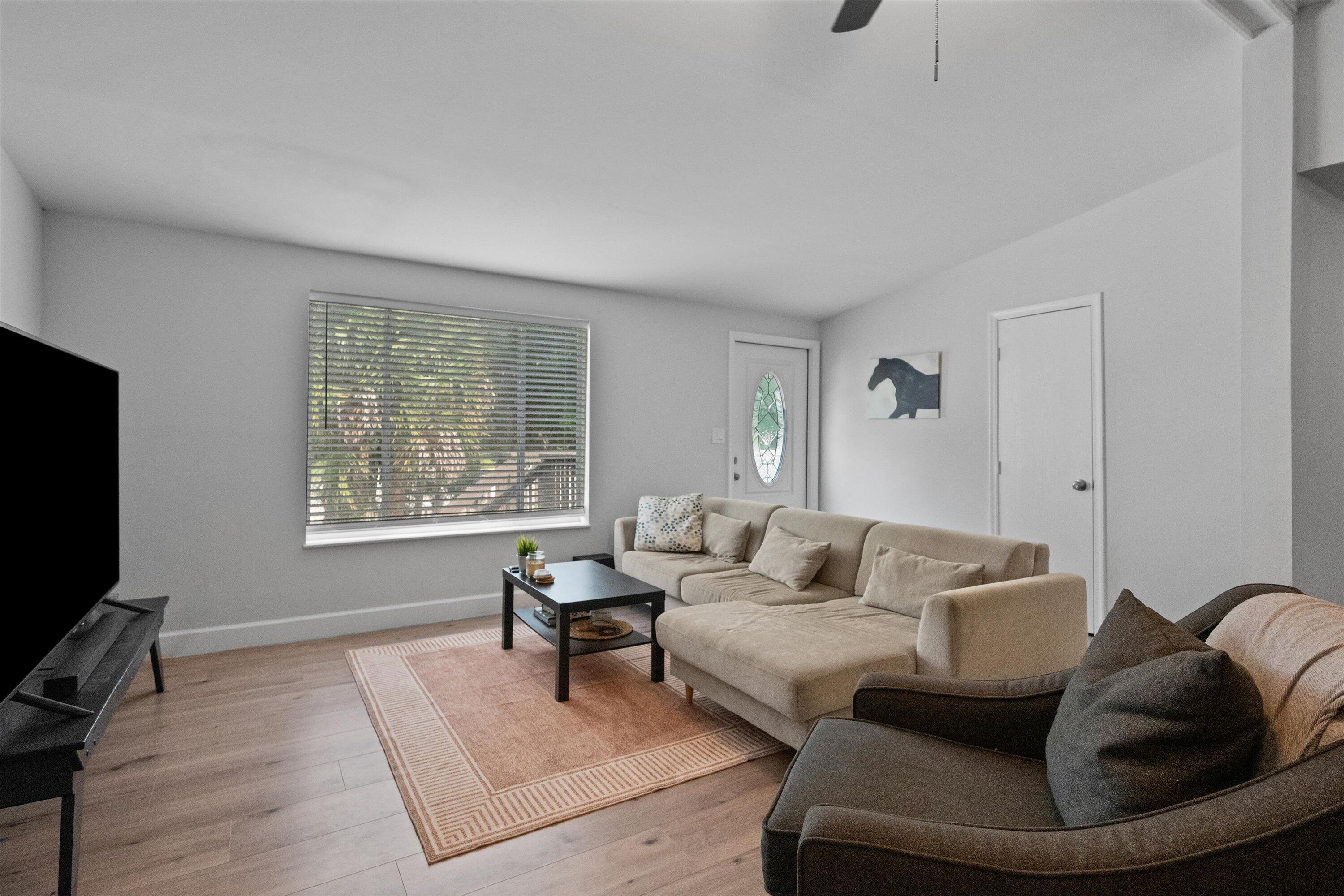 LOXAHATCHEE GROVES - Residential Lease