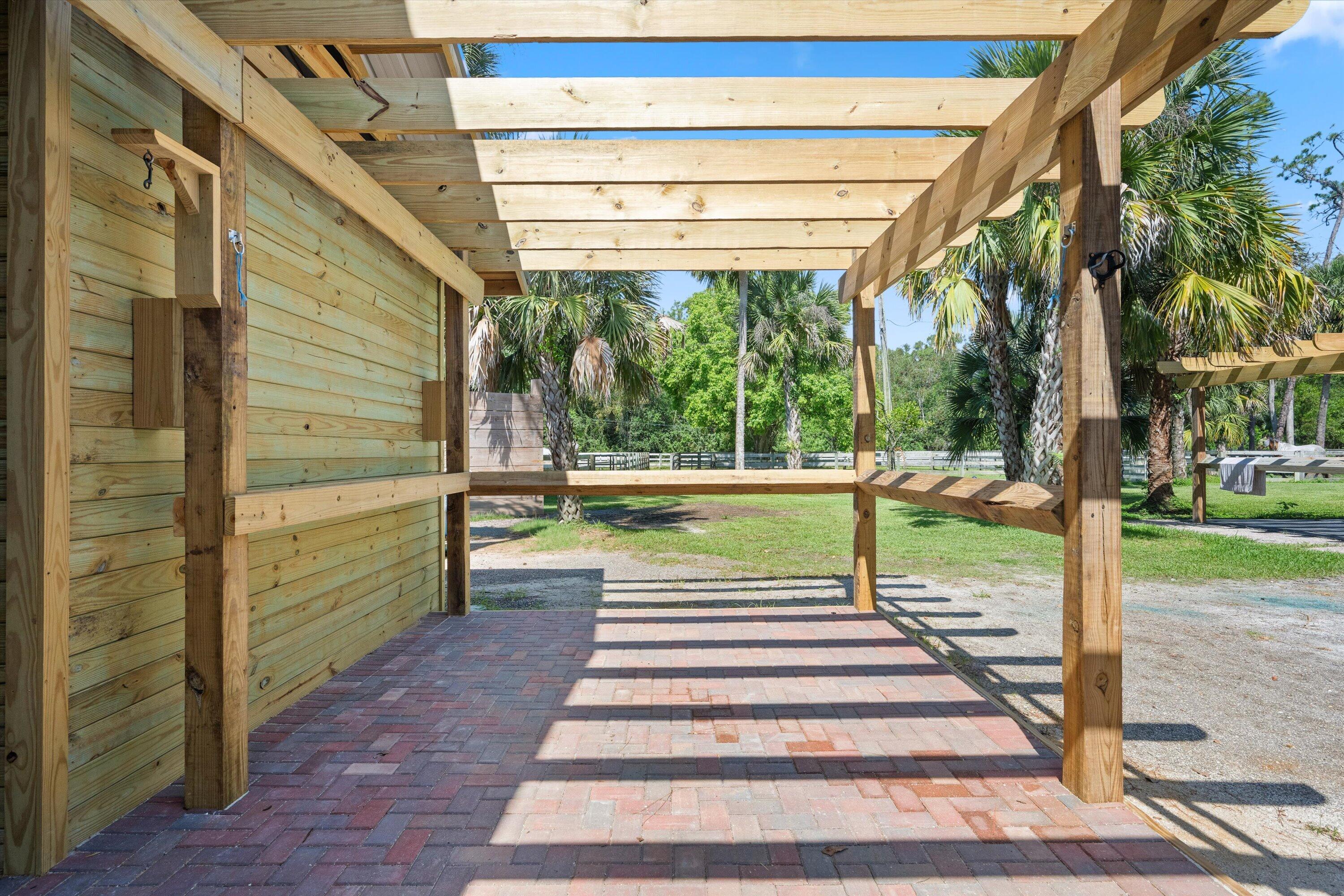 LOXAHATCHEE GROVES - Residential Lease