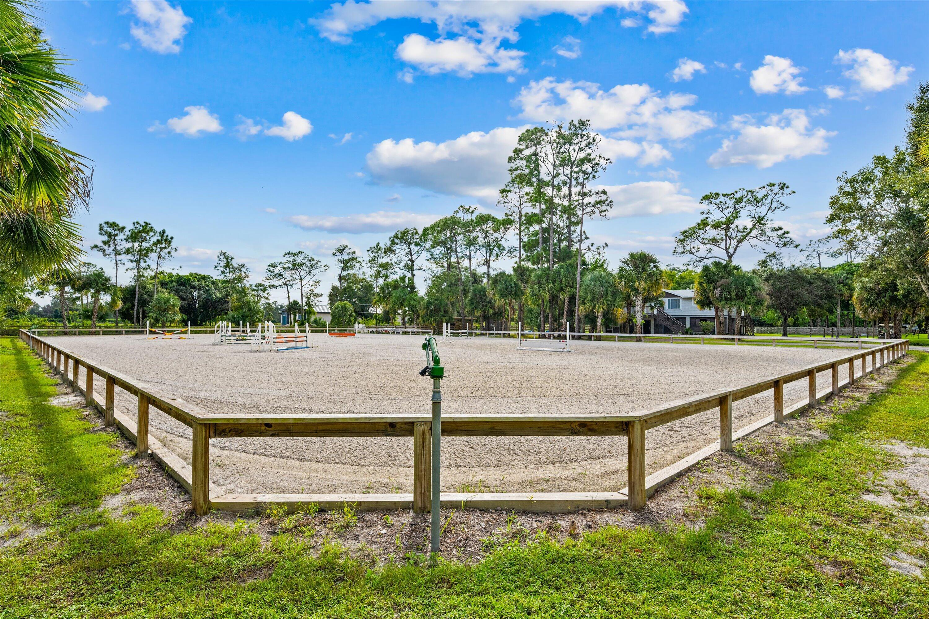LOXAHATCHEE GROVES - Residential Lease