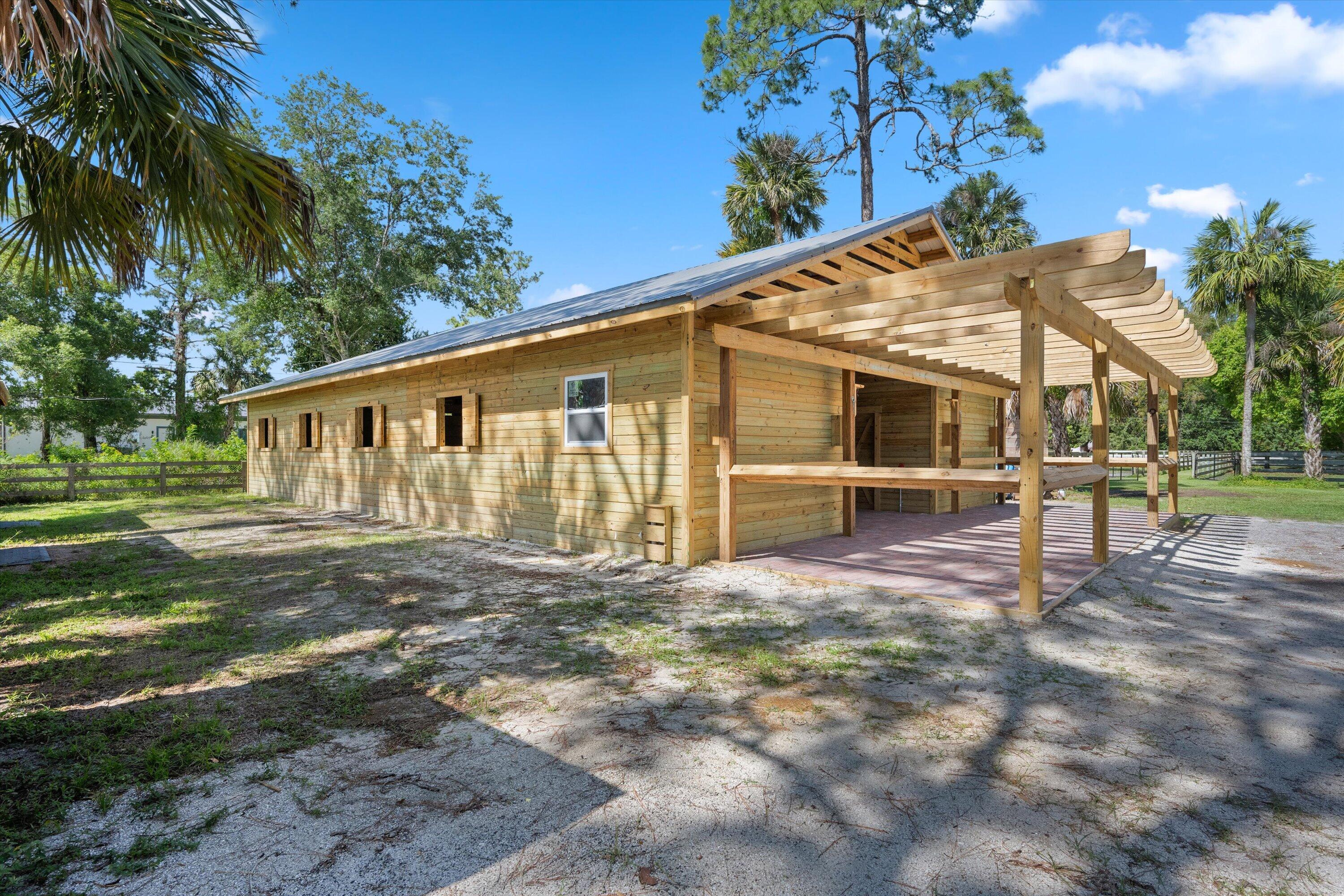 LOXAHATCHEE GROVES - Residential Lease