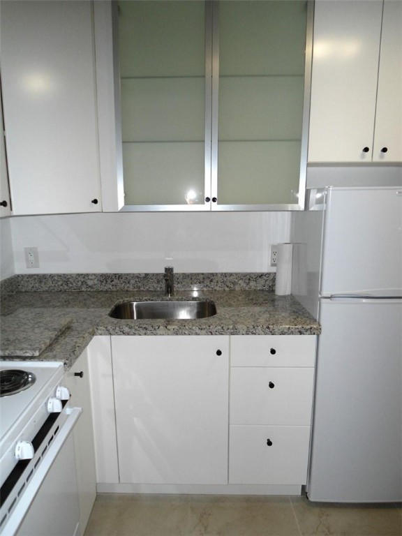 Village Park At Oakland C - Residential Lease