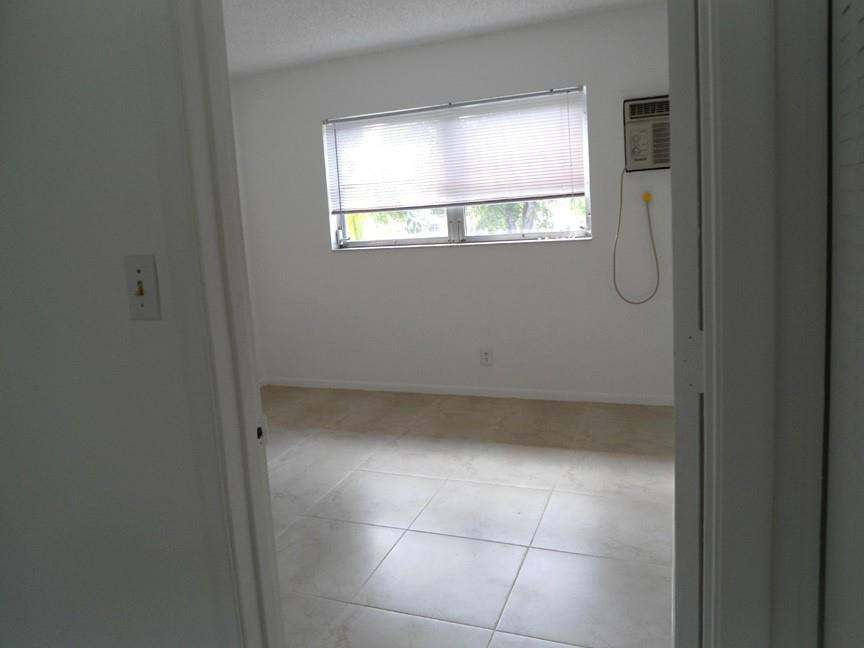 Village Park At Oakland C - Residential Lease