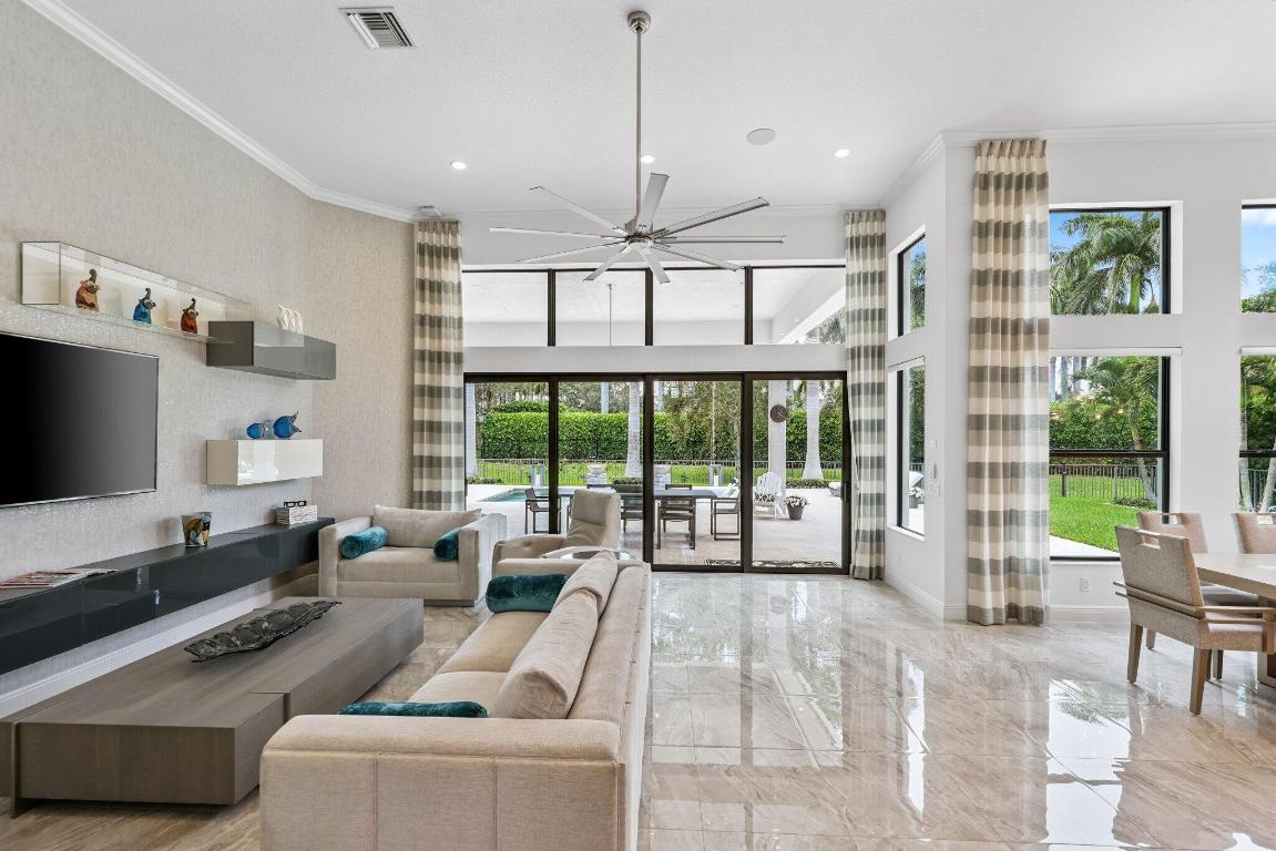 ROYAL PALM POLO - Residential