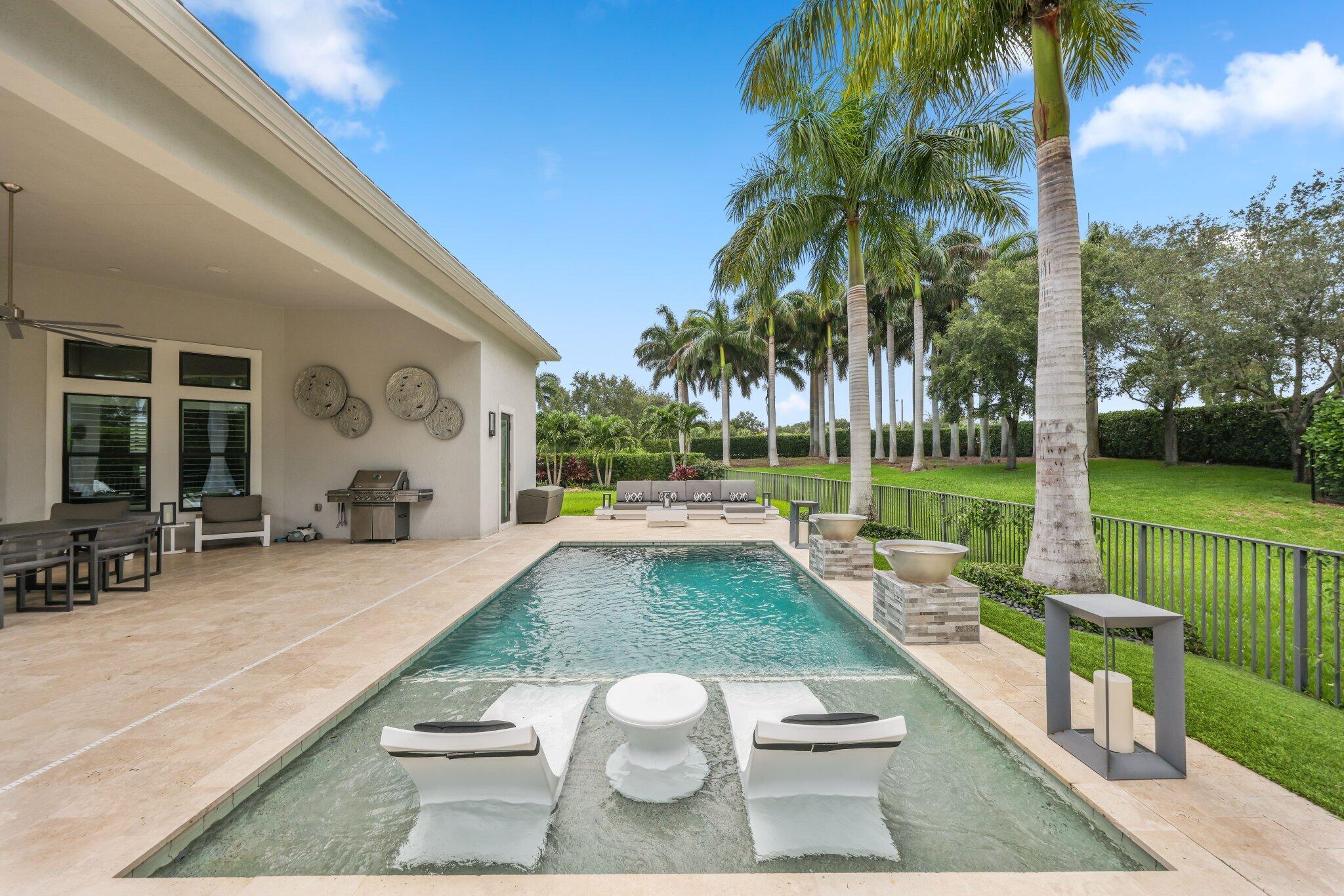 ROYAL PALM POLO - Residential