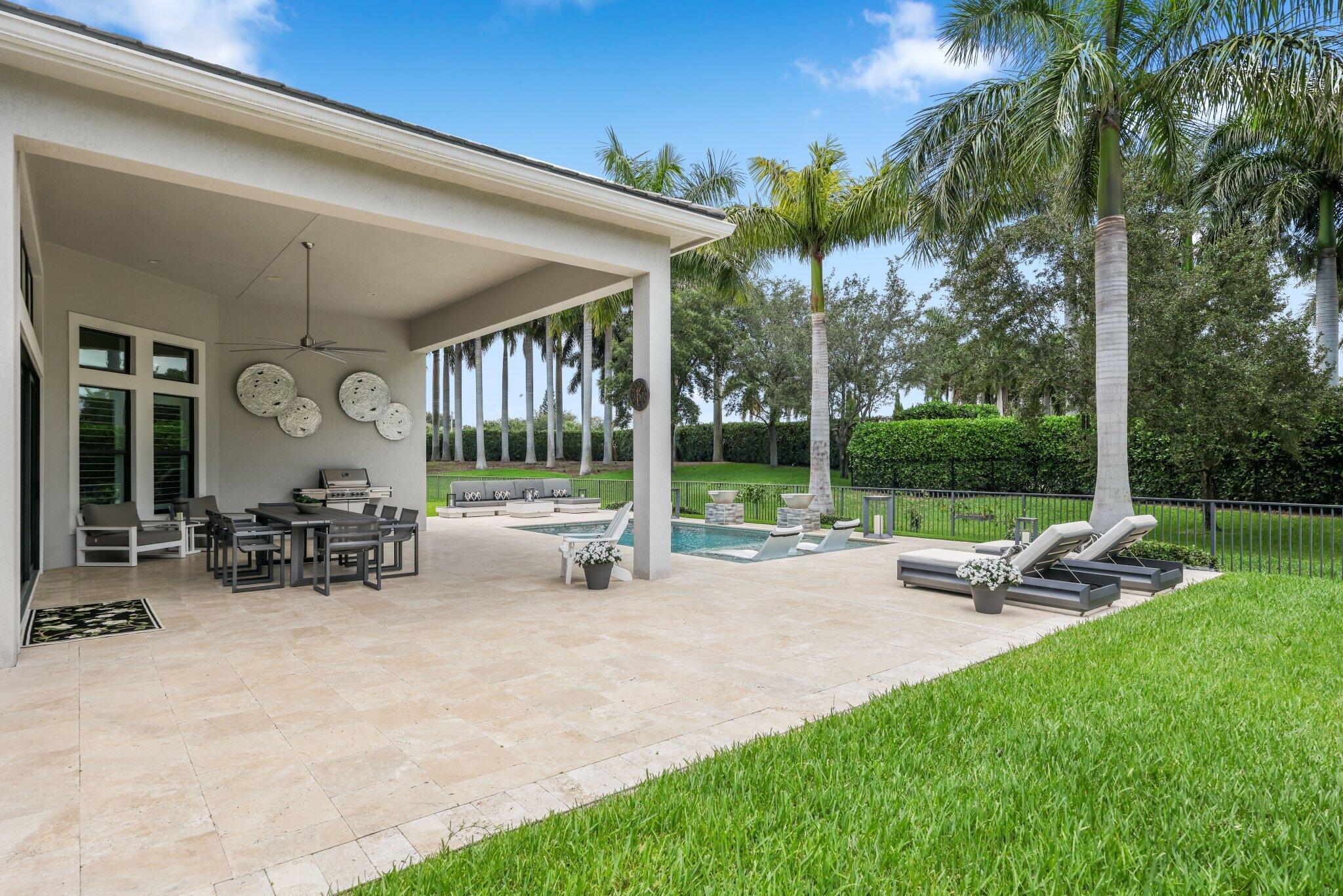 ROYAL PALM POLO - Residential