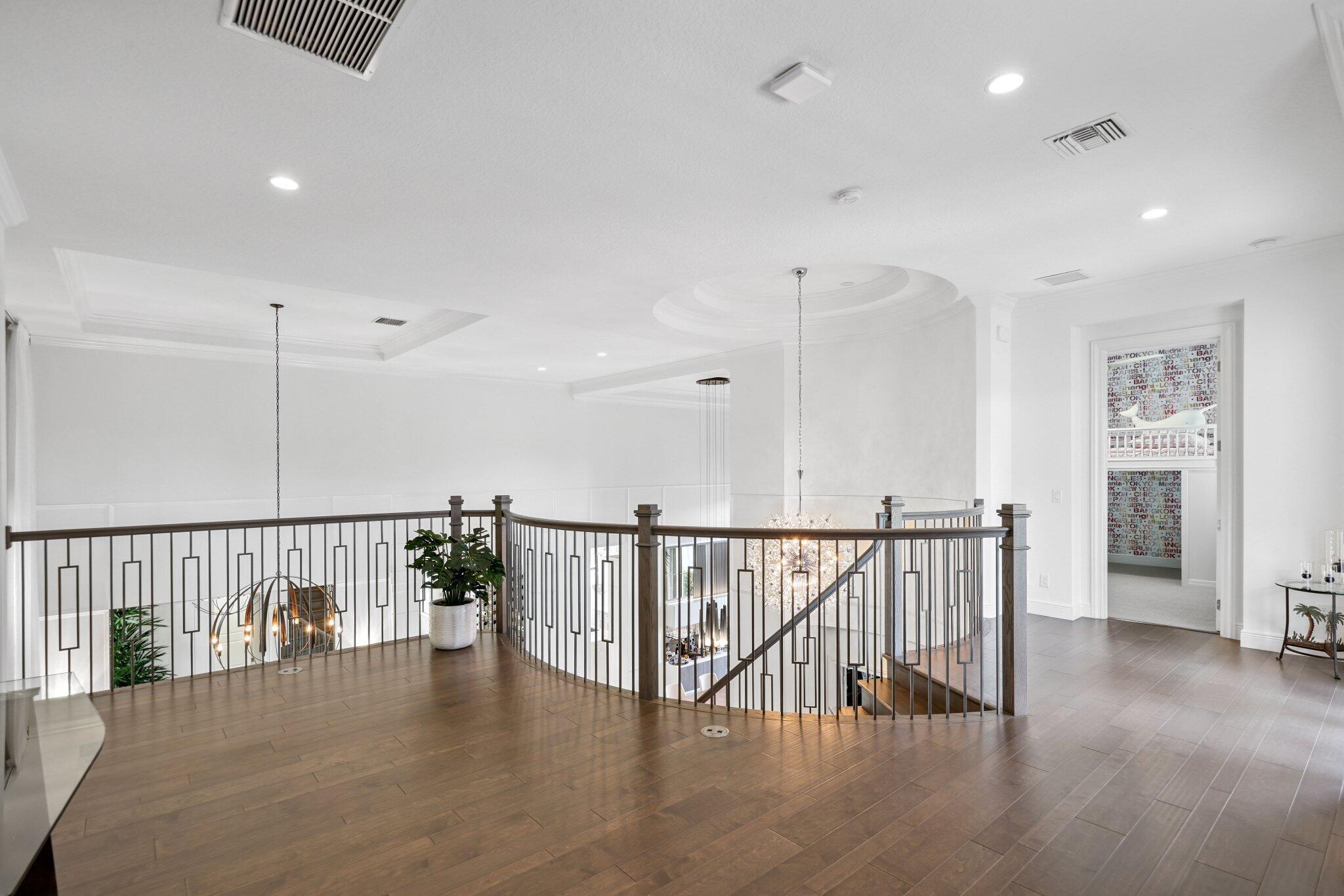 ROYAL PALM POLO - Residential