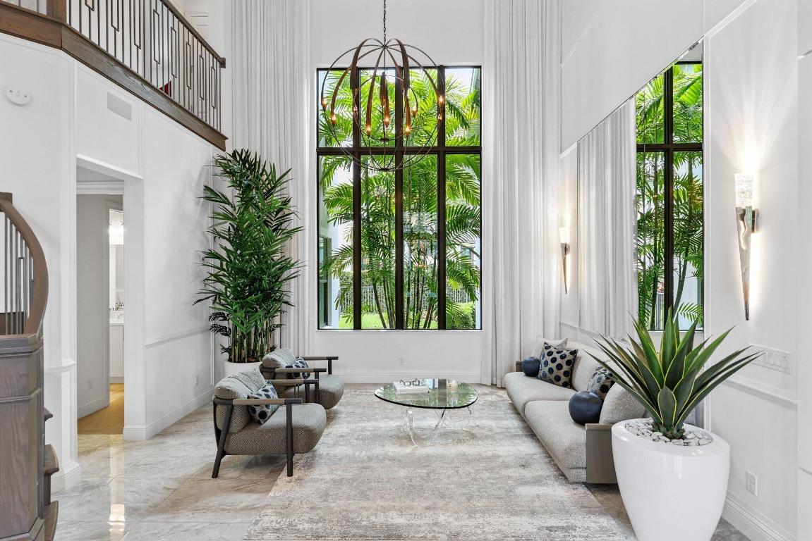 ROYAL PALM POLO - Residential