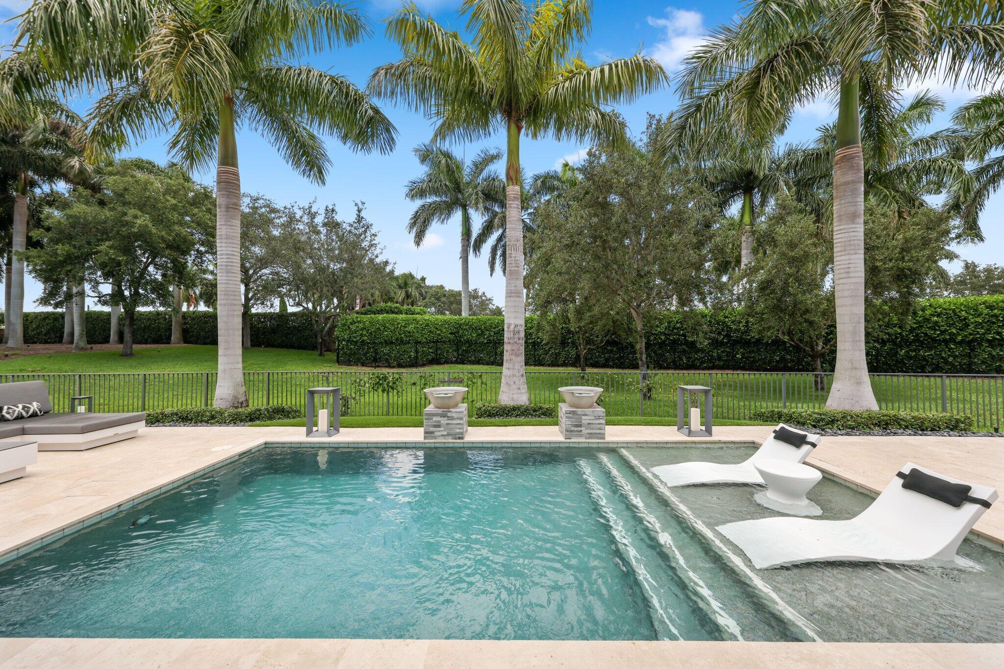 ROYAL PALM POLO - Residential