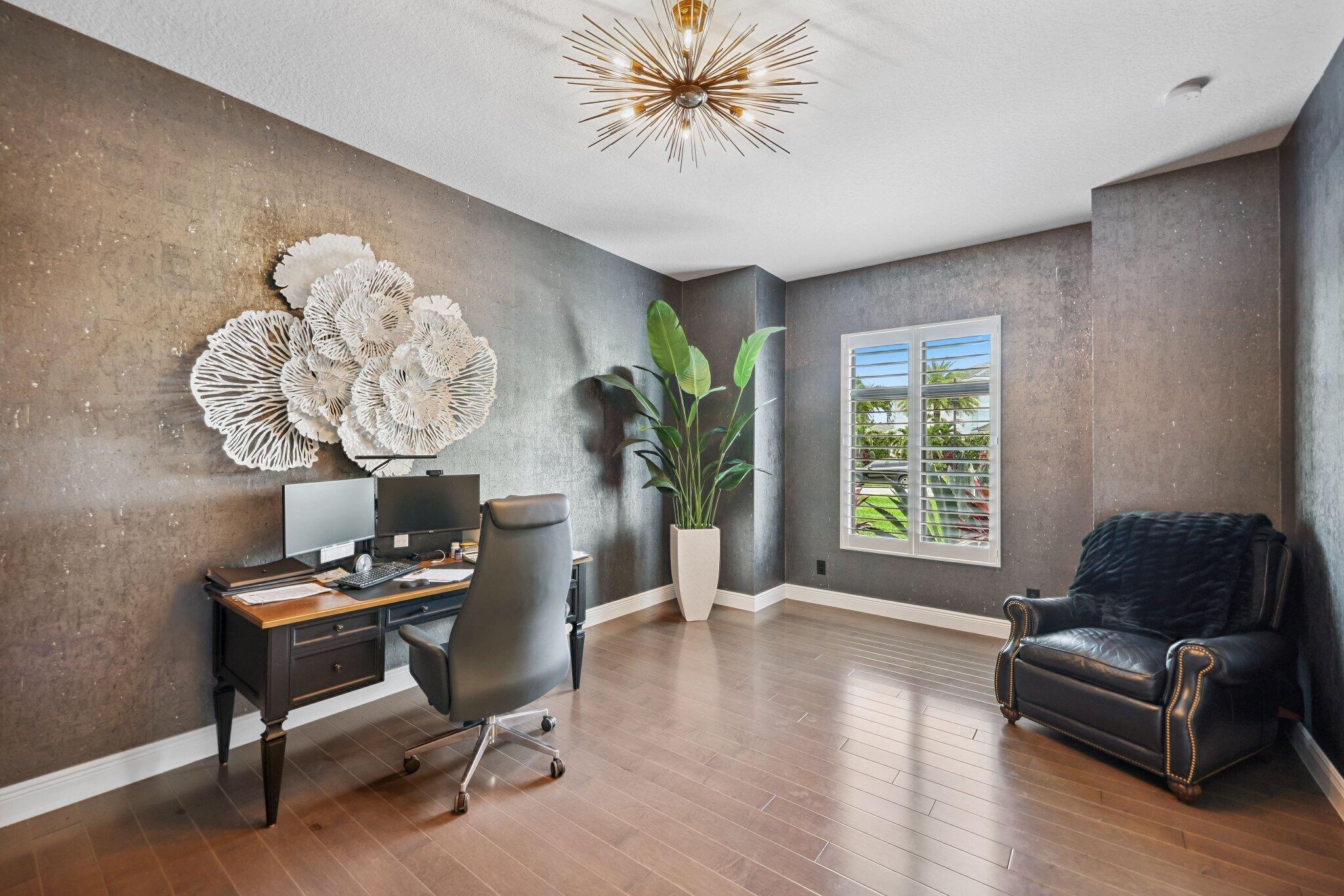 ROYAL PALM POLO - Residential