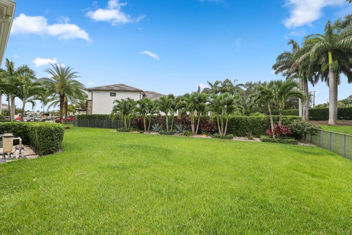 ROYAL PALM POLO - Residential