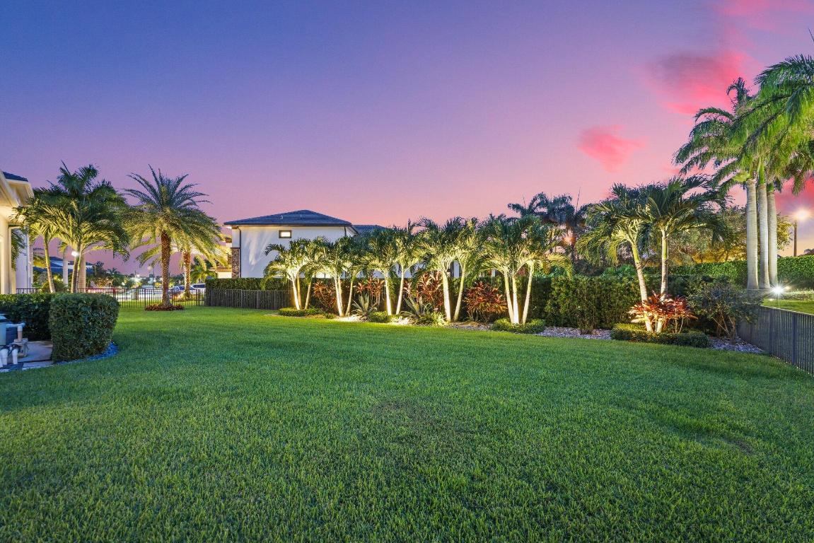 ROYAL PALM POLO - Residential