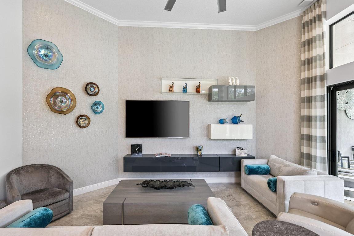 ROYAL PALM POLO - Residential