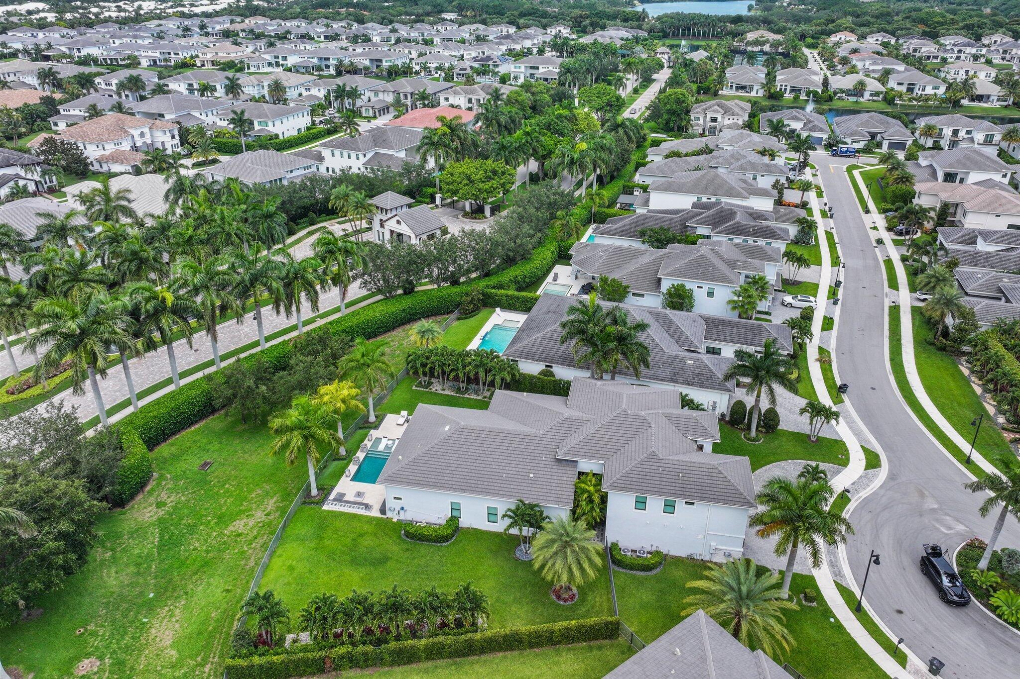 ROYAL PALM POLO - Residential