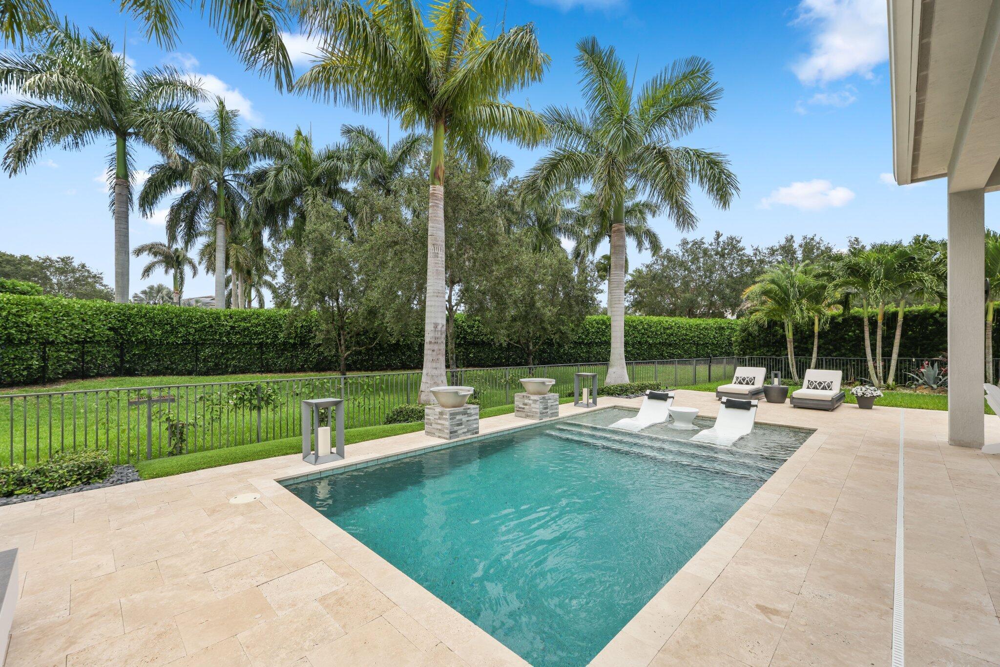 ROYAL PALM POLO - Residential