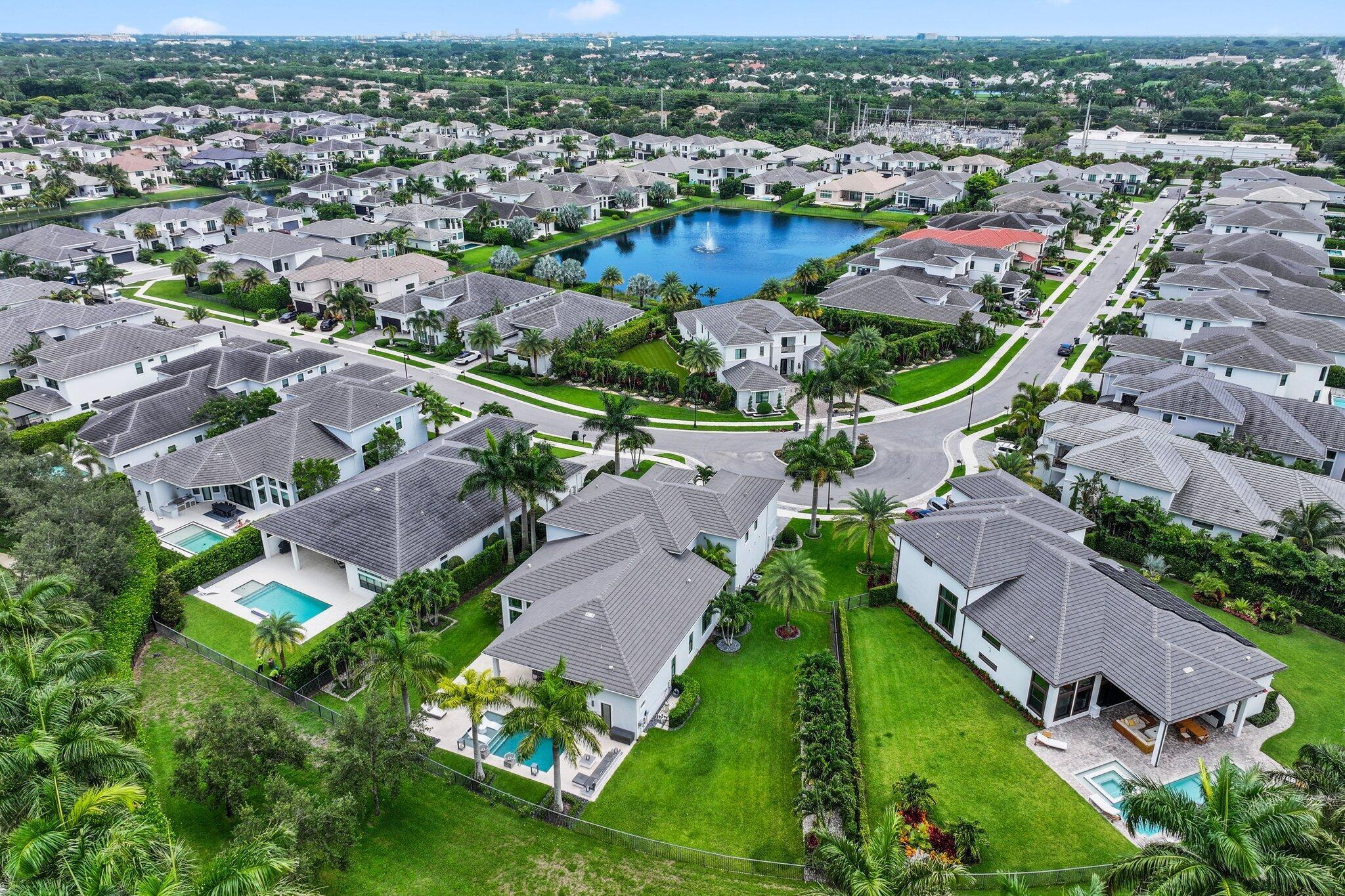 ROYAL PALM POLO - Residential