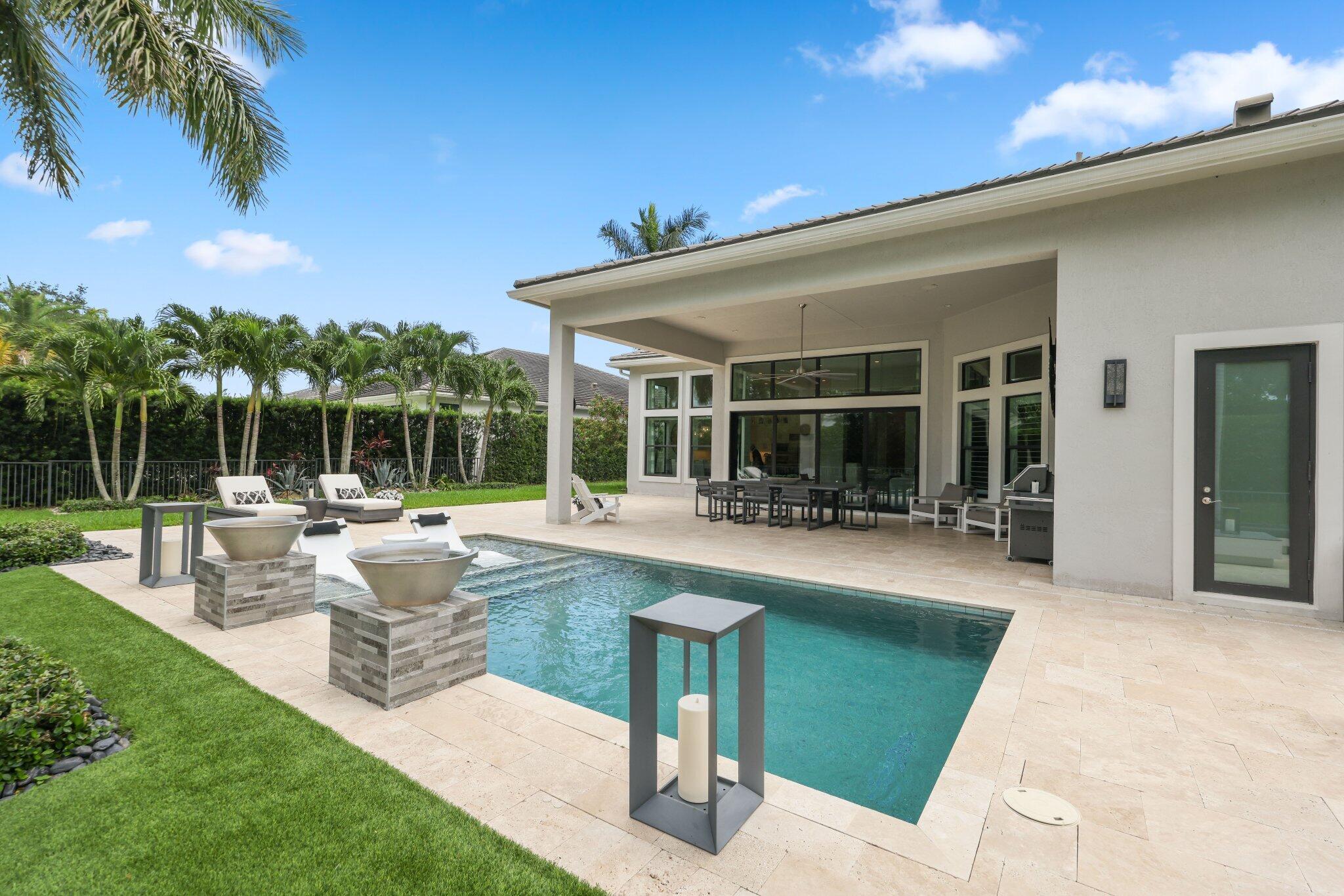 ROYAL PALM POLO - Residential