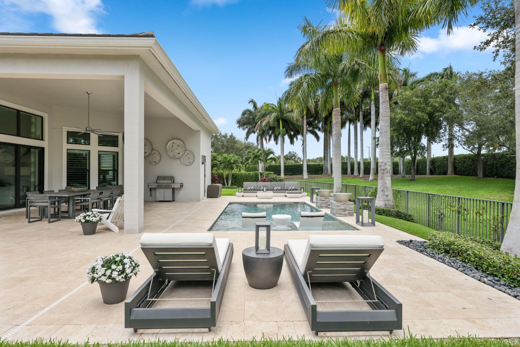 ROYAL PALM POLO - Residential