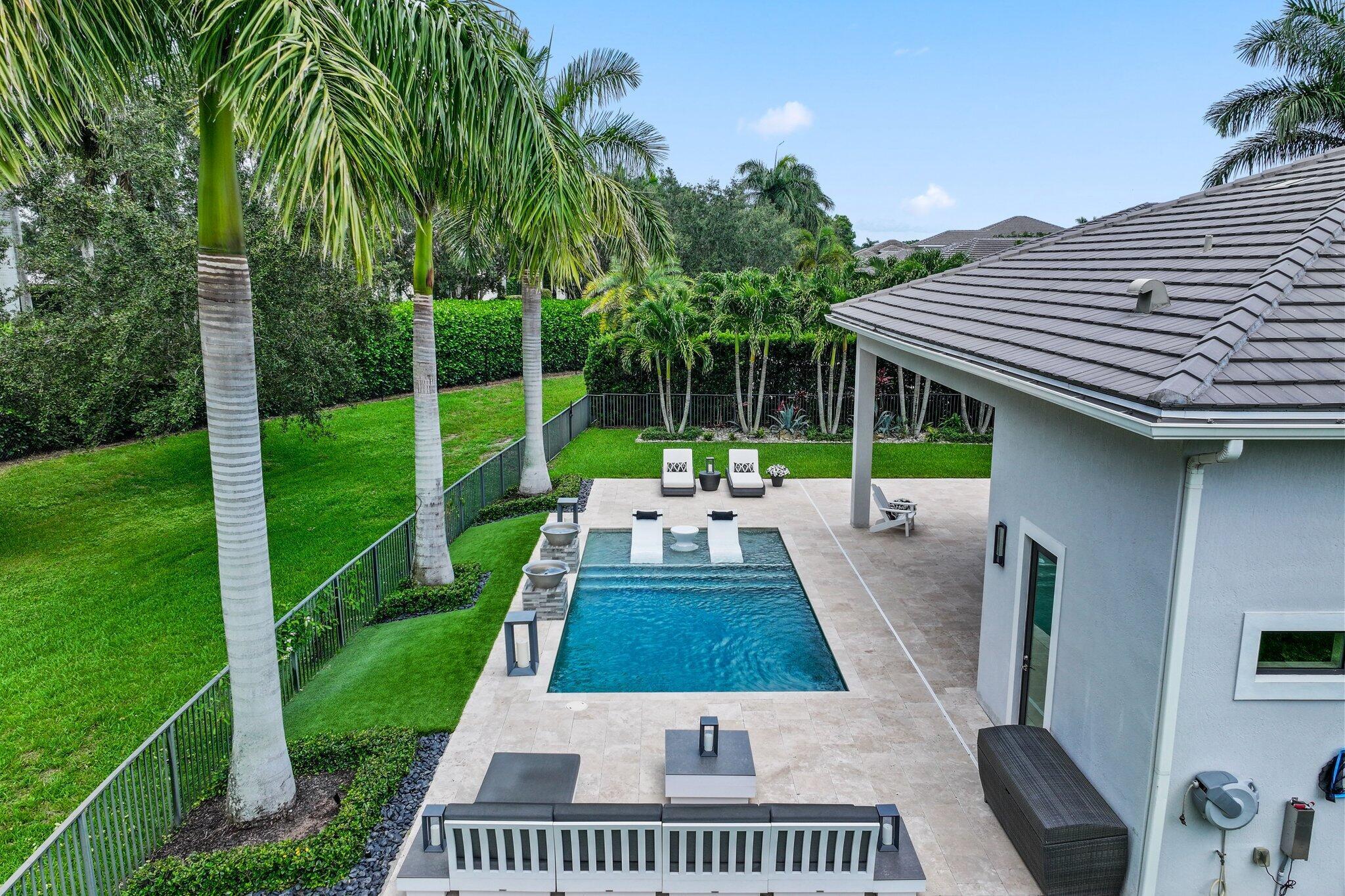 ROYAL PALM POLO - Residential