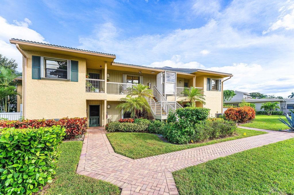 Photo of 5 Eastgate Drive #A, Boynton Beach, FL 33436 (MLS # R11143106)