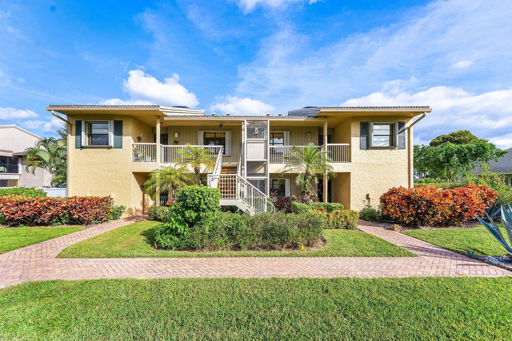 Photo of 5 Eastgate Drive #A, Boynton Beach, FL 33436 (MLS # R11143106)