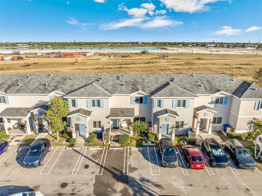 FOREST PARK VILLAS - Residential