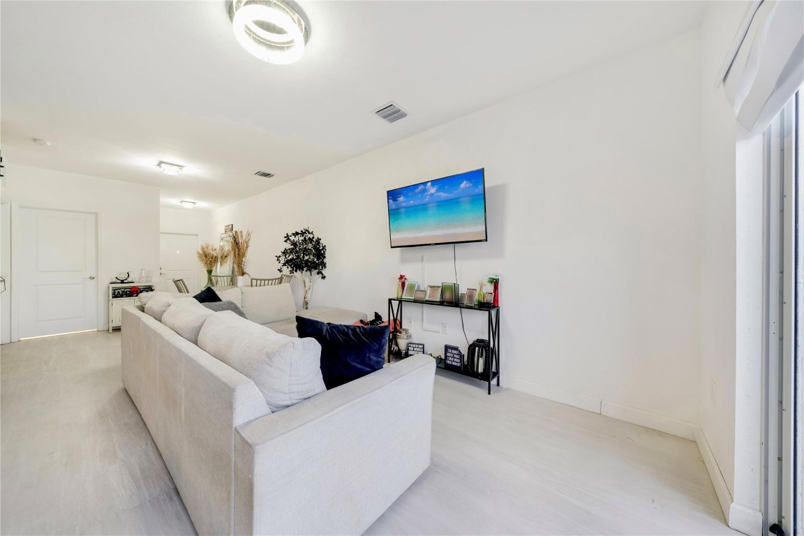 FOREST PARK VILLAS - Residential