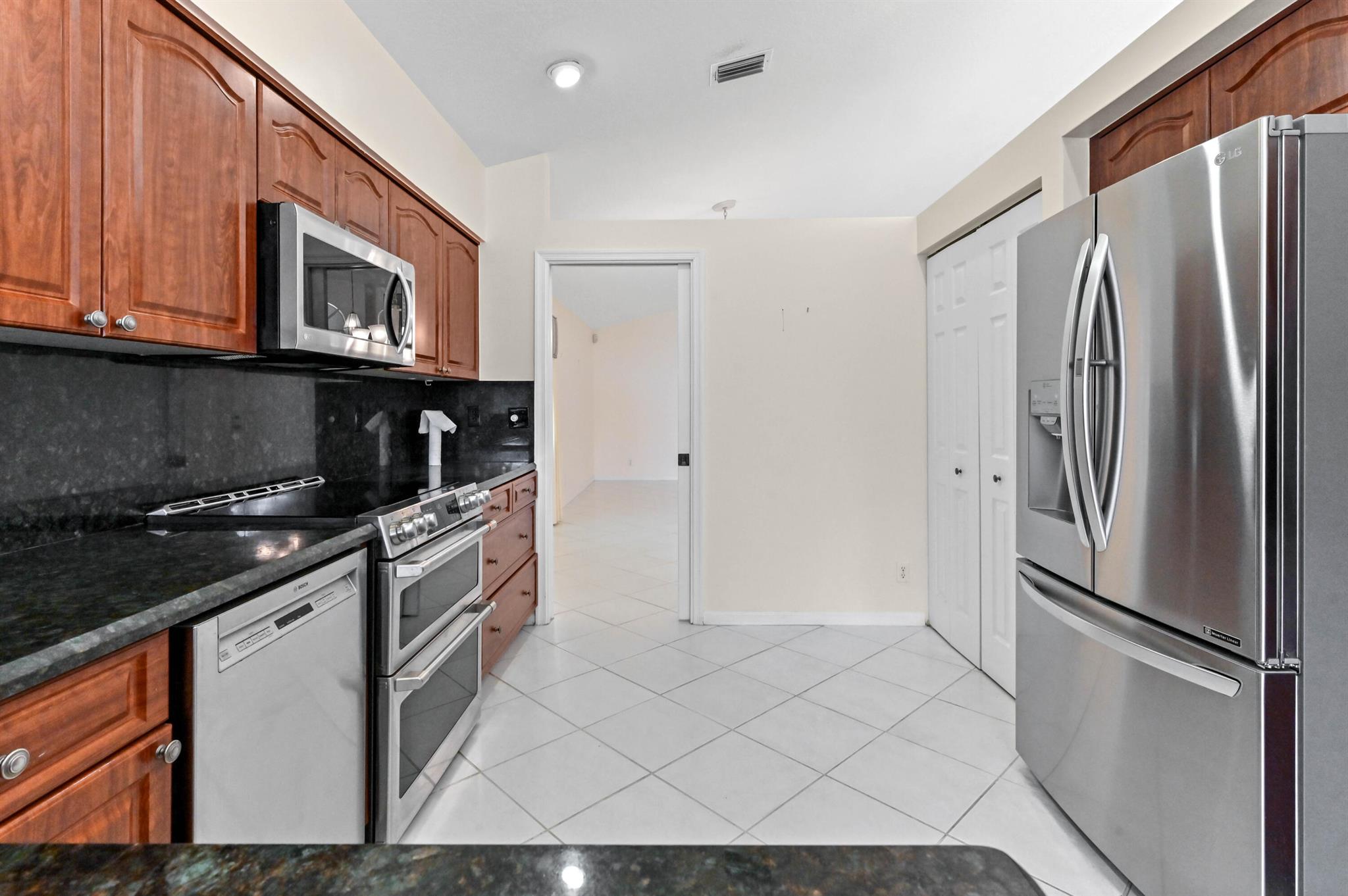 14066 Glenlyon Court, Delray Beach, FL, 33446/$650,000 3 14066 Glenlyon Court