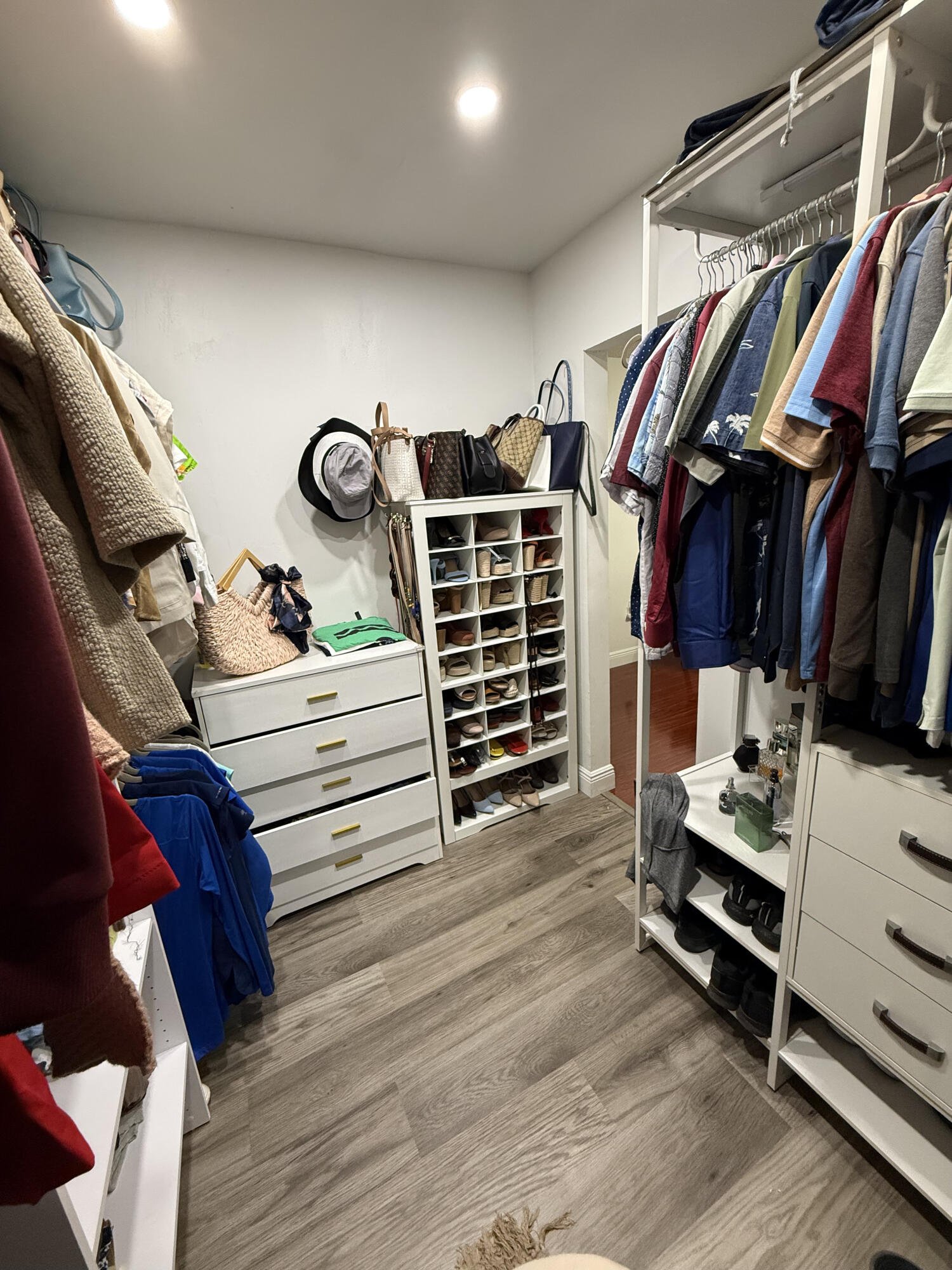 THE MOORS TOWNHOUSES - Residential