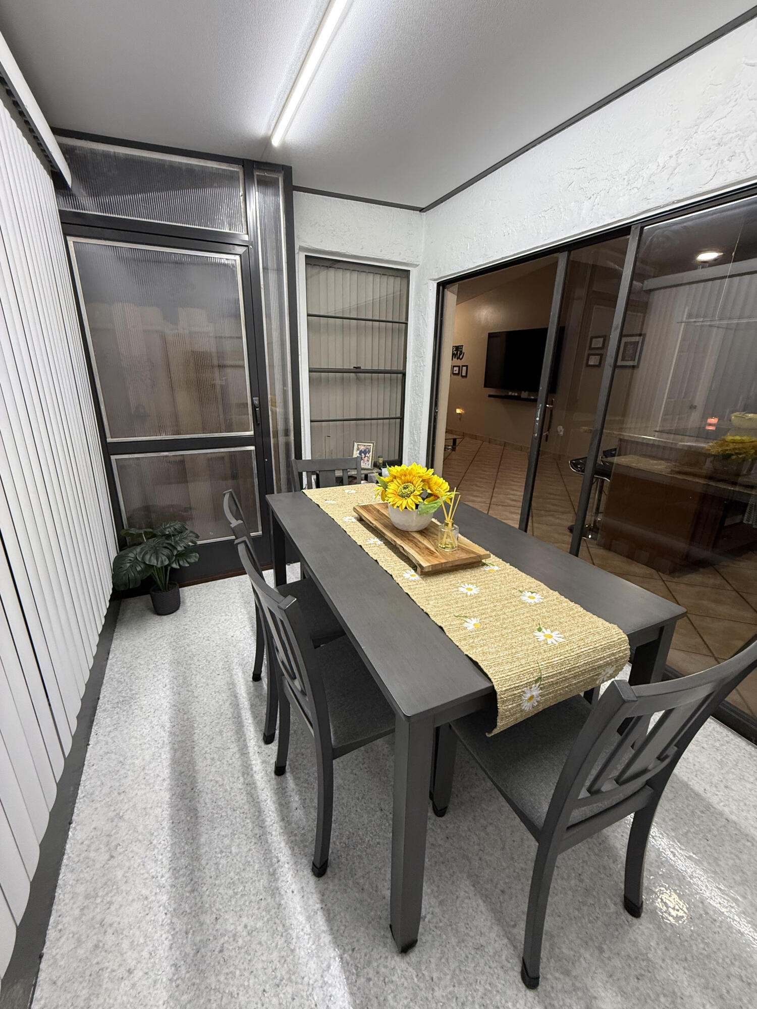 THE MOORS TOWNHOUSES - Residential