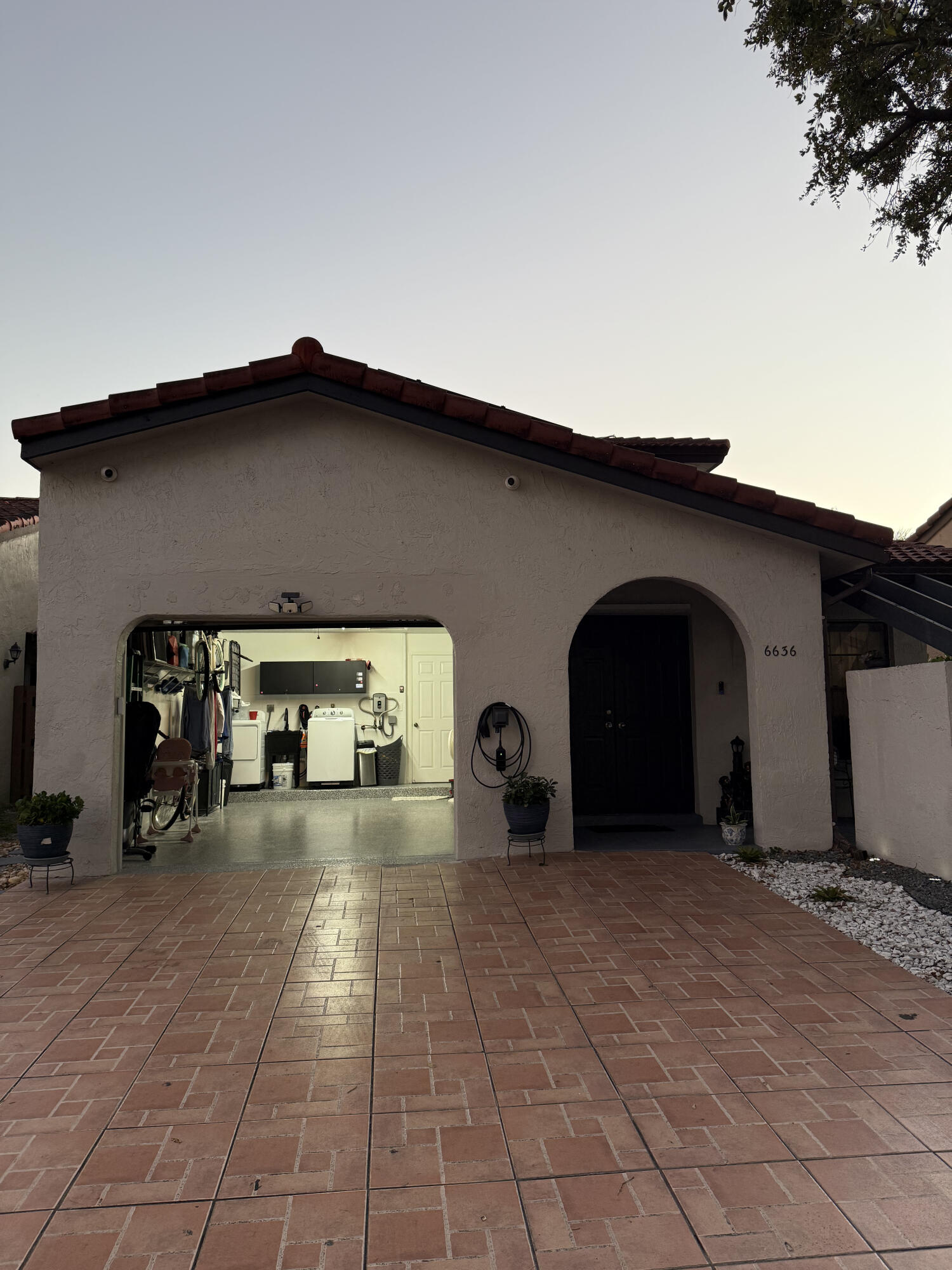 THE MOORS TOWNHOUSES - Residential