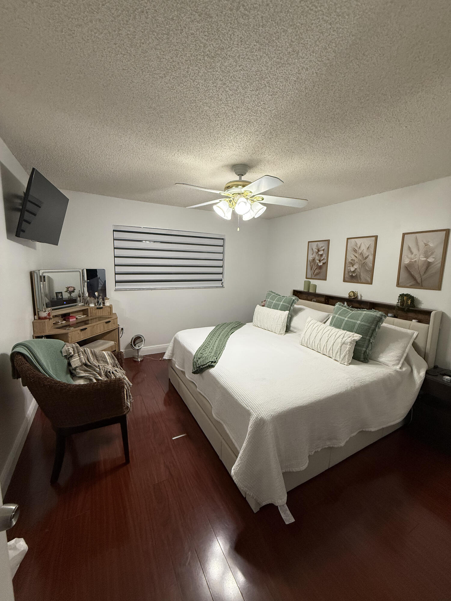 THE MOORS TOWNHOUSES - Residential