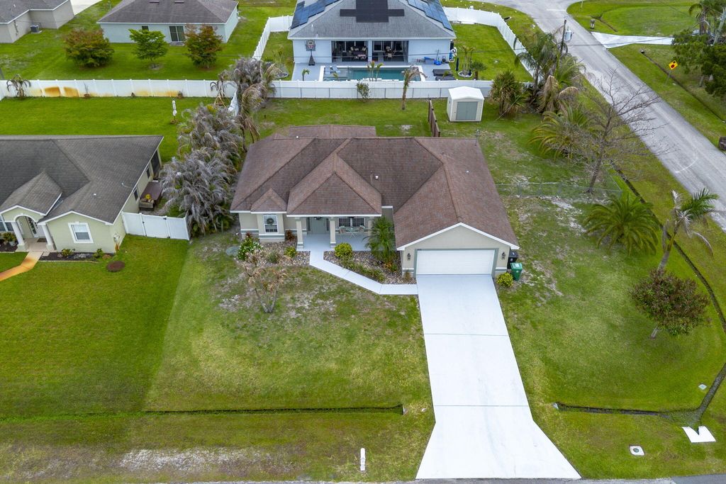 Photo of 270 SW Parish Terrace, Port Saint Lucie, FL 34984 (MLS # B26019098)