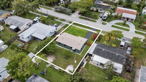 Tiny photo for 321 NE 59th Street, Oakland Park, FL 33334 (MLS # B26059322)