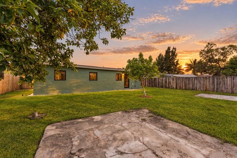 Tiny photo for 321 NE 59th Street, Oakland Park, FL 33334 (MLS # B26059322)