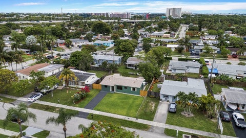 Tiny photo for 321 NE 59th Street, Oakland Park, FL 33334 (MLS # B26059322)