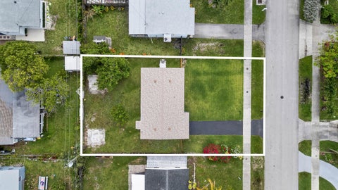 Tiny photo for 321 NE 59th Street, Oakland Park, FL 33334 (MLS # B26059322)