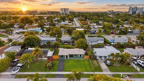 Tiny photo for 321 NE 59th Street, Oakland Park, FL 33334 (MLS # B26059322)