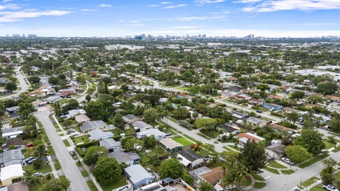 Tiny photo for 321 NE 59th Street, Oakland Park, FL 33334 (MLS # B26059322)