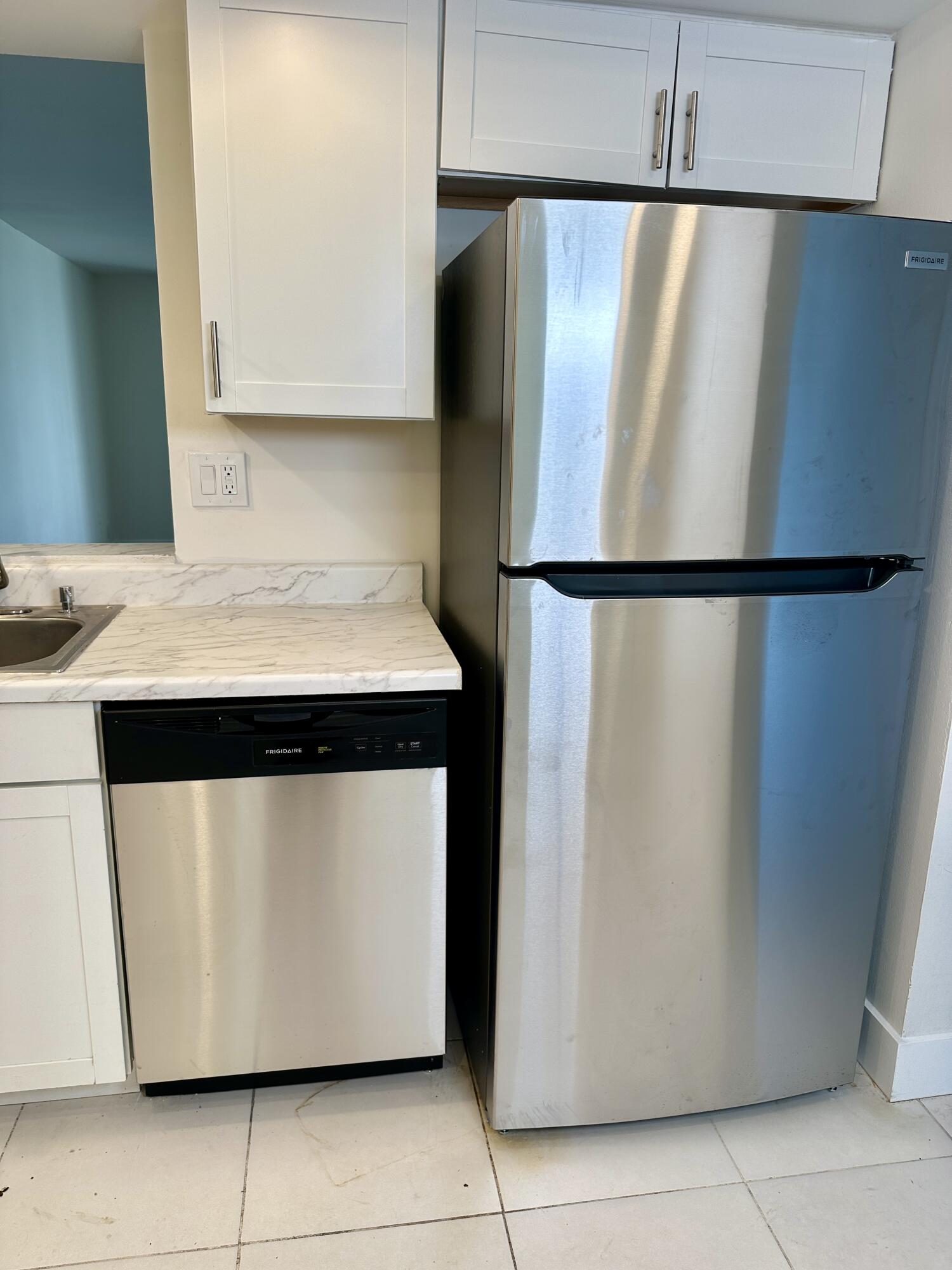 9 OF PALM SPRINGS 2 CONDO - Residential