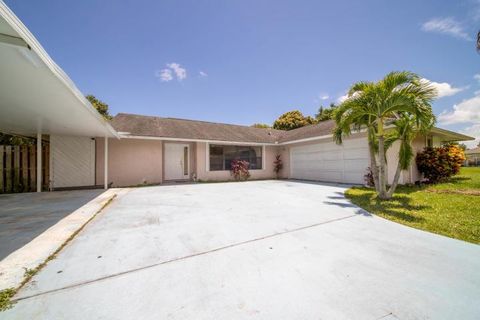 A home in Port Saint Lucie