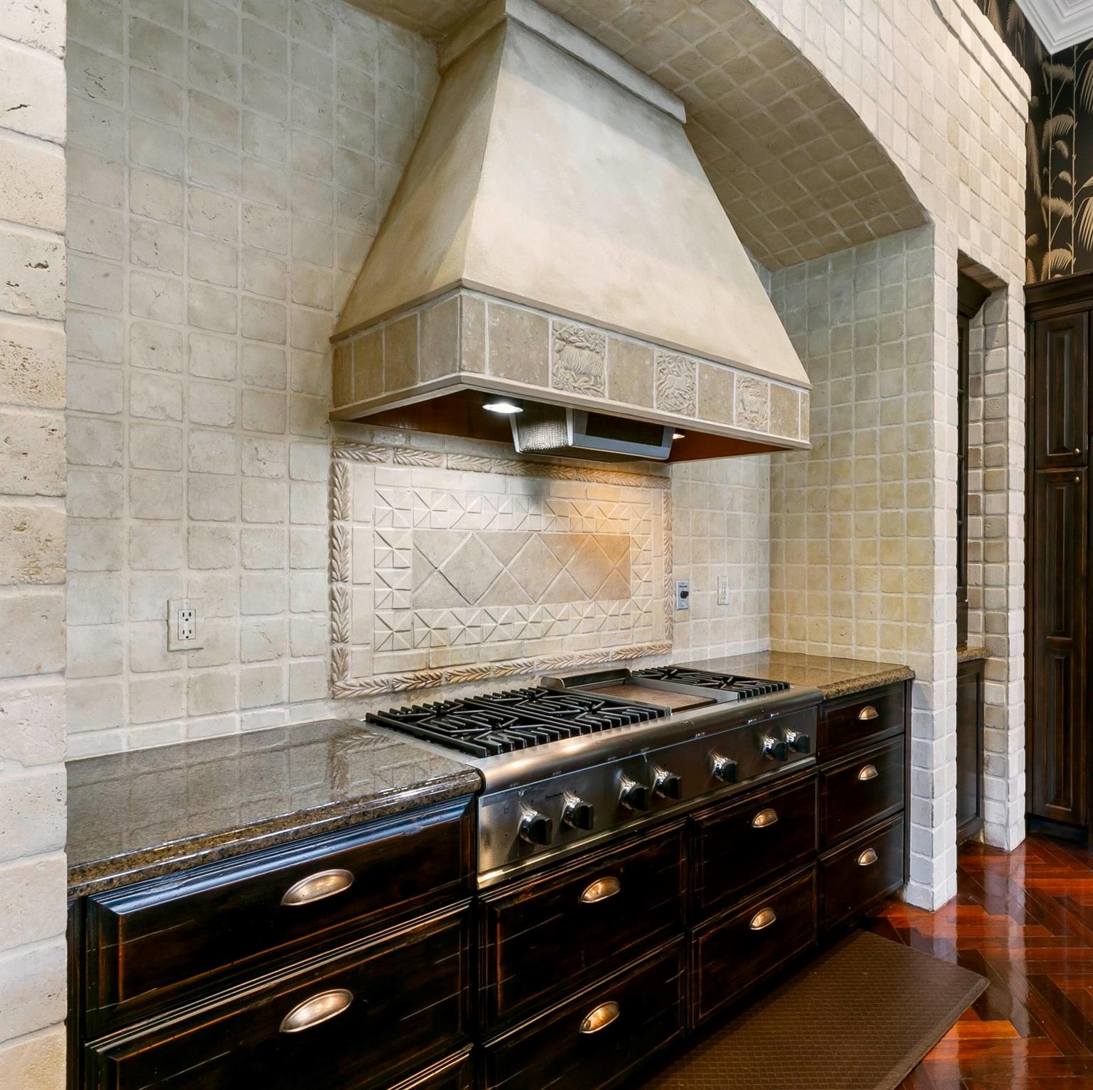 KENSINGTON - Residential