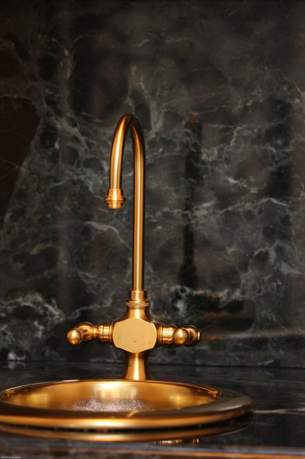 KENSINGTON - Residential