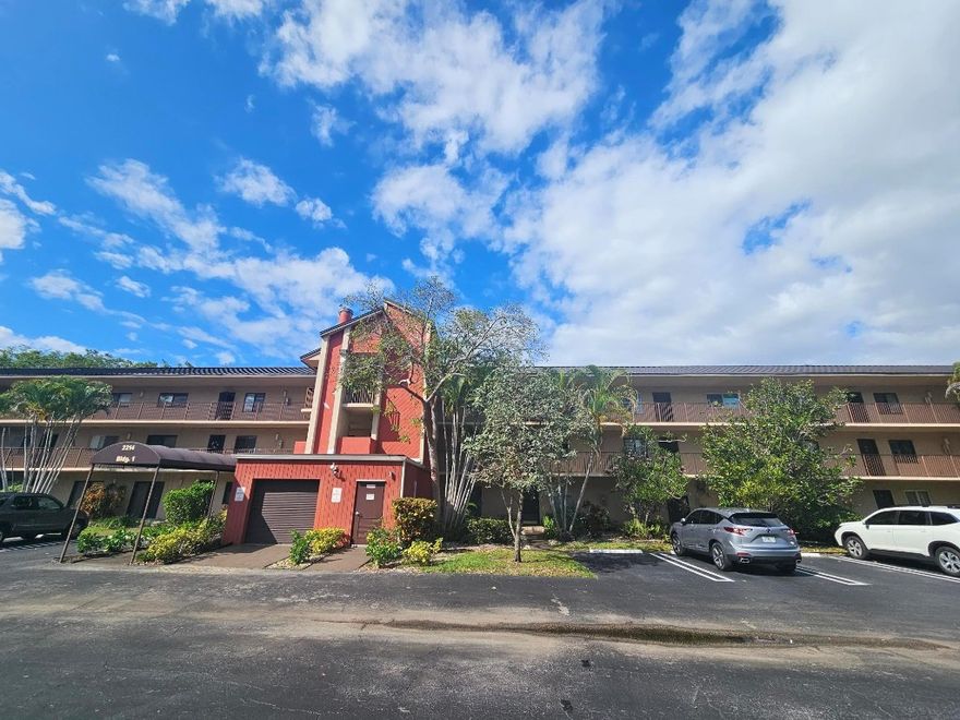 Spacious 2-bedroom, 2 baths condo with a canal view. Unit has a large living/dining area, large bedrooms and ascreen balcony. Property has lots of potential and is overall fair condition. Complex has lots of amenities to keepyour potential buyer busy. HOA req. 670 min credit score & min 15% down pmt. No renting first 2 years, one petallowed under 20 lbs. Sold AS IS. BUYER SOLELY RESPONSIBLE TO VERIFY OF ANY ASSESSMENT, HOA FEES, VIOLATIONS ETC.